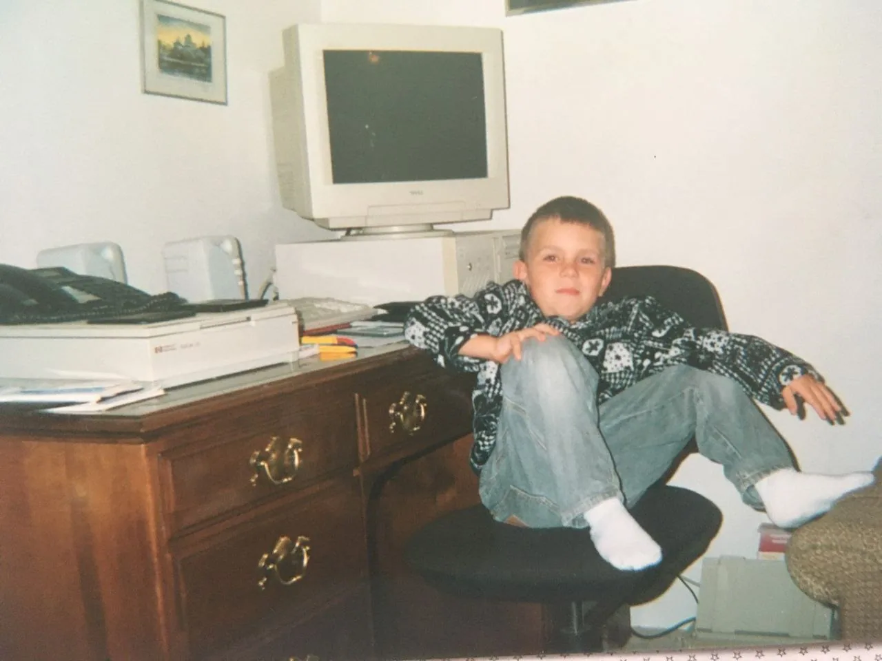 Dejan as a kid at an old computer